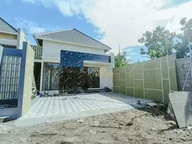 RUMAH MODERN DALAM PERUMAHAN DEKAT KAMPUS UII SLEMAN