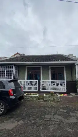 Dijual Rumah Nyaman Dan Asri Di Komplek Nata Endah