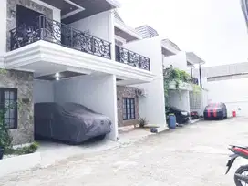 Jual Murah Rumah Exclusive Gaya Clasic Lokasi Dekat Exit Tol Cibubur