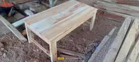 Meja lesehan joss