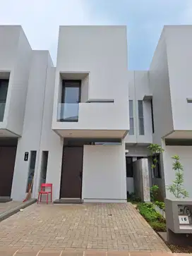 S.Hunian Exclusive 2Lt Anti Masuk Gang Strategis di Pinggir Jalan Raya