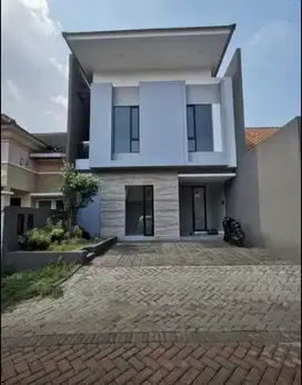 Rumah Bagus mewah Marmer Taman Puspa Raya Citraland surabaya
