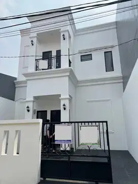 Rumah Baru 2 Lantai Siap Huni di Bulevar Hijau Harapan Indah Bekasi