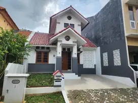 Rumah Graha Taman Bunga BSB City Semarang