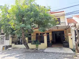 Rumah di Rungkut Asri Timur