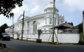 Rumah Mewah hook gaya Eropa alam Komplek Pondok Kelapa Jakarta timur