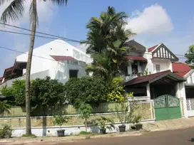 Rumah Besar Posisi Hook Bukit Permai Cibubur