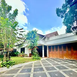 Rumah Dalam Komplek Lingkungan Tenang