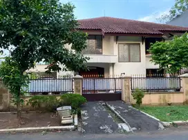 Rumah Bukit Permai Cibubur Besar Nyaman Posisi Hook Strategis