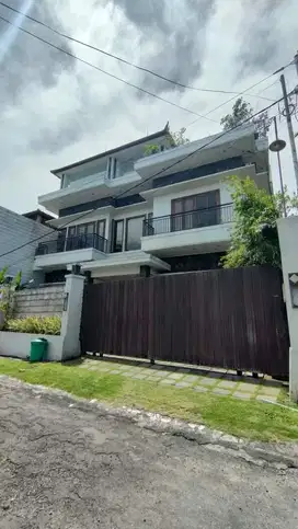 Dijual villa lantai 2 view laut dan tol lokasi jimbaran
