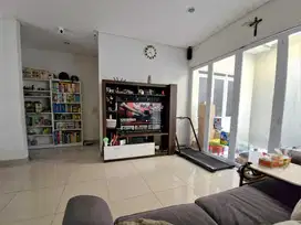 Rumah Bagus 2 Lantai TKI Taman Kopo Indah 1