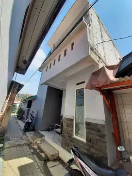 DISEWAKAN RUMAH RAPI DALAM GANG DEKAT KAMPUS GEOFISIKA DI TANGERANG