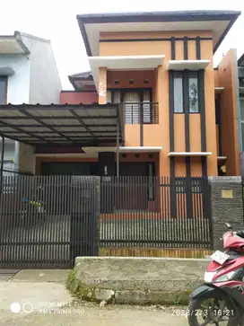 Di jual rumah bagus modern minimalis di perumahan buah batu