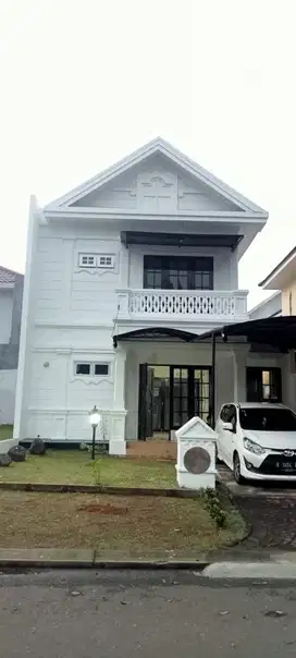 Rumah rapi siap huni 2 lantai disewakan murah di Kota Wisata Cibubur