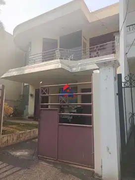 rumah puri indah 2 lantai dekat dengan pasar dan mall
