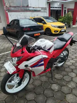 honda cbr tahun 2013 monggo