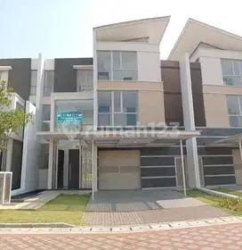 Rumah Cluster Mozart 3 Lantai Ada Lift Bagus View Golf 4 Kamar