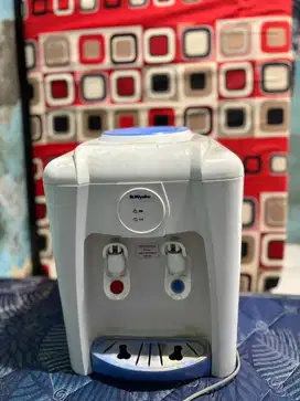 Dispenser air minum