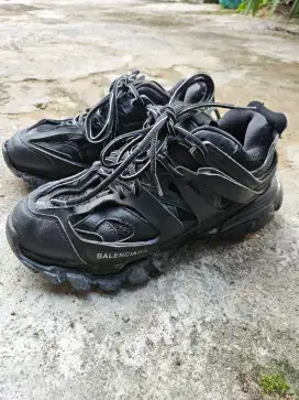Sepatu hitam balenciaga hitam full black size 41