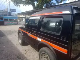 Katana Jeep sembilan satu empat x empaat