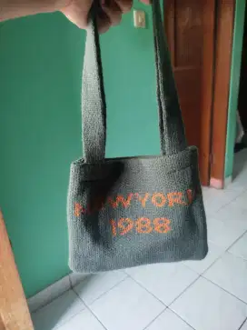 Tote RAJUT HALUS BRAND NEW YORK HALUS DAN TEBAL NOMINUS FREEONGKIR