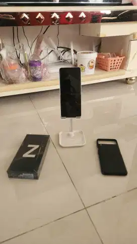 Samsung Z flup 3 like new orisiniL