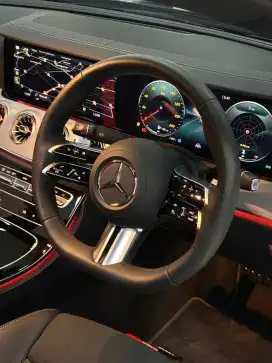 MERCEDES BENZ E200 COUPE AMG KM 800 2023 LIKE NEW