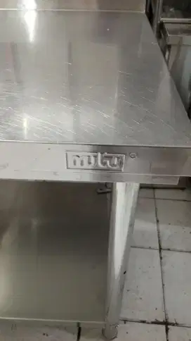 Mutu table stainless