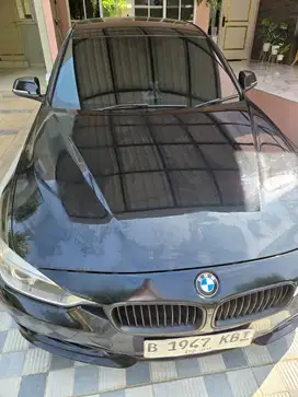 Bmw 328i black in red 2013
