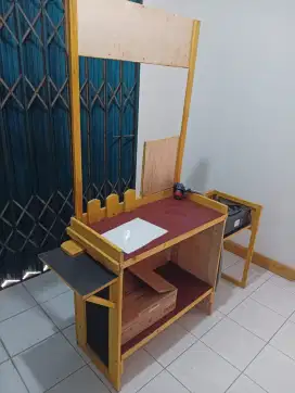 MEJA UNTUK JUALAN LIKE NEW MURAH