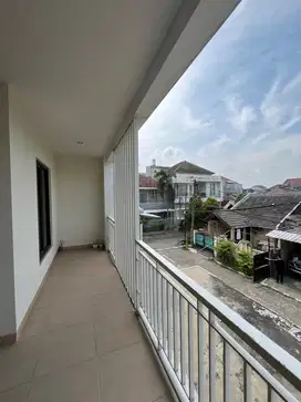 JUAL MURAH RUMAH BABATAN WIYUNG DEKAT CITRALAND DEKAT PAKUWON MALL
