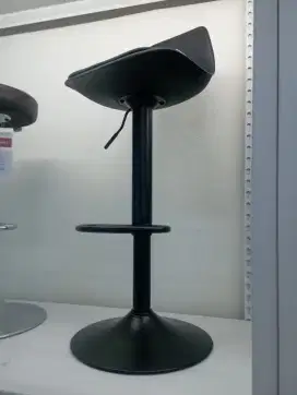 macaroni bar chair