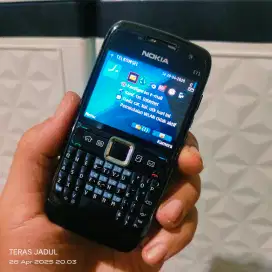nokia e71 hitam normal siap pakai