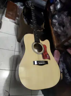 Gitar Taylor jumbo tanam besi Lis kuning