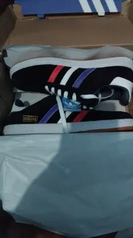 Jual sepatu adidas gazelle kondisi baru