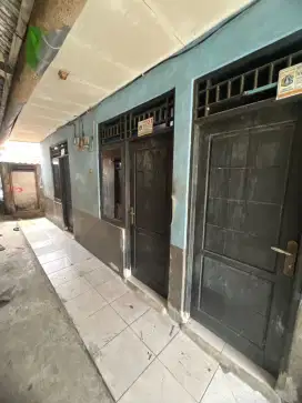Rumah kontrakan 3 pintu