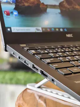 NEC VersaPro VB-5 i5 8265U SSD 256GB RAM 8GB