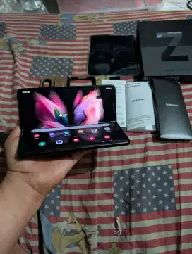 Samsung Z Fold 3 5G Sein Mulus Normal Fullset Original Siap Pakai