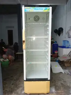 Di jual showcase kulkas freezer masih orisinil pabrik