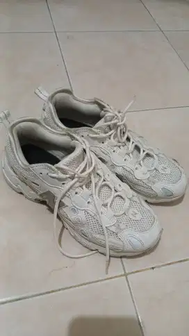 Sepatu NEW BALANCE 827 ABZORB Size 38