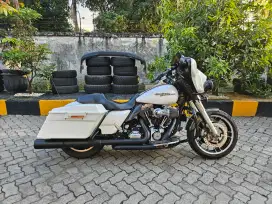 HARLEY DAVIDSON STREET GLIDE 2011