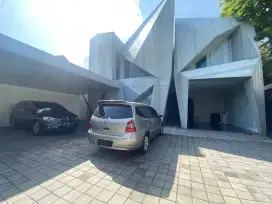 Rumah Mewah dengan kolam renang timur Prawirotaman  dekat ke Malioboro
