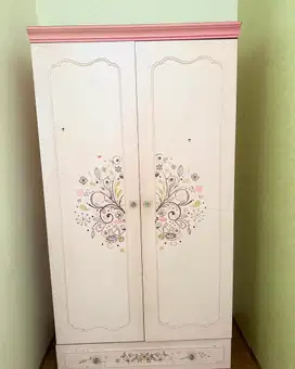 Lemari pakaian gantung & susun
