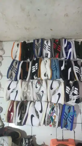Semua merk ada jhon