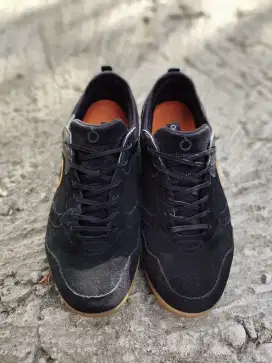 Sepatu Futsal Ortuseight Jogosala Dominator Black - Uk 43
