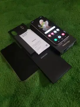 Samsung Z flip 4 8/256 SEIN