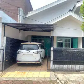Rumah siap huni 1.5 lantai di Bintaro sektor 9