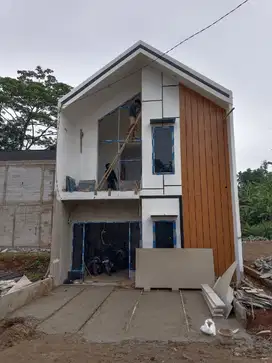 Rumah murah akses strategis fasilitas kolam renang di Cibinong