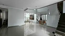 Rumah di taman Kopo indah 3 dengan luas tanah 170m² lokasi strategis