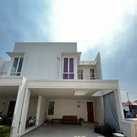 Rumah Strategis 2 Lantai Selatan Jakarta